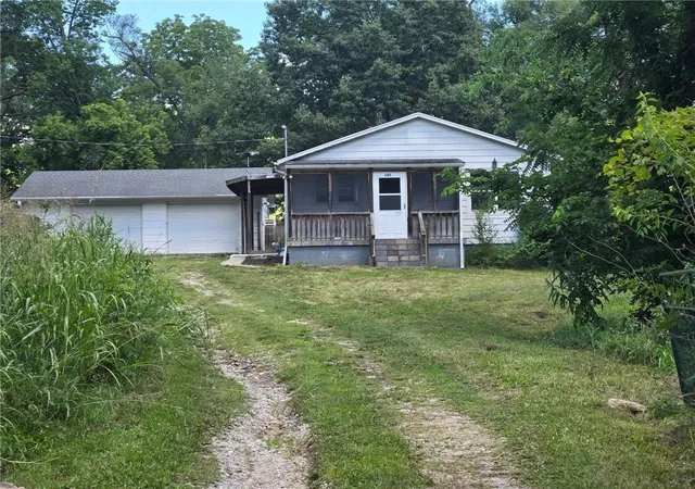1st image of 527 N 141st St, Bonner Springs, KS 66012 | MLS# 2631022