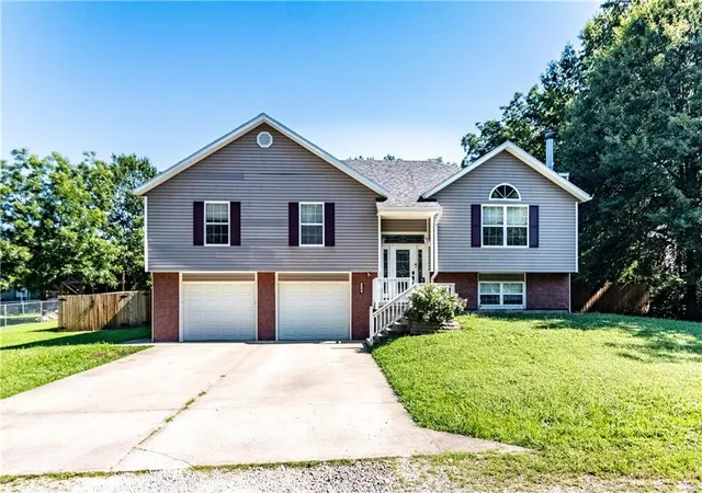 1st image of 310 Marilyn Ave, Knob Noster, MO 65336 | MLS# 2631029