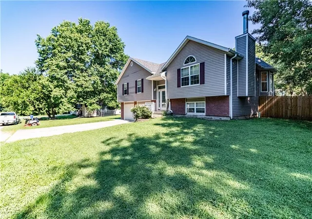 2nd image of 310 Marilyn Ave, Knob Noster, MO 65336 | MLS# 2631029