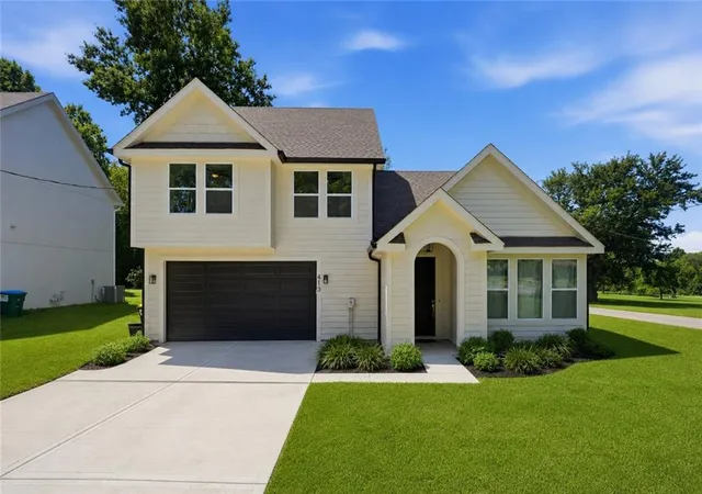 3rd image of 413 W Walnut St, Cleveland, MO 64734 | MLS# 2631032