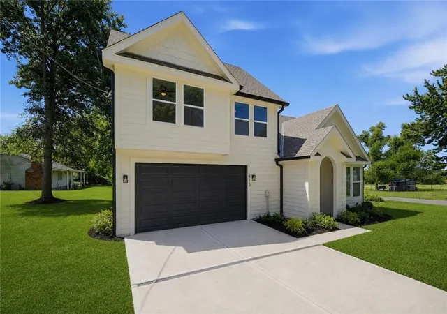 4th image of 413 W Walnut St, Cleveland, MO 64734 | MLS# 2631032