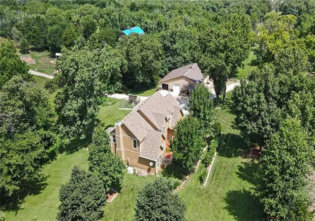 2nd image of 22165 171st St, Basehor, KS 66007 | MLS# 2631039