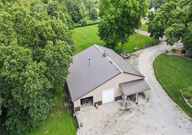 4th image of 22165 171St St, Basehor, KS 66007 | MLS# 2631039