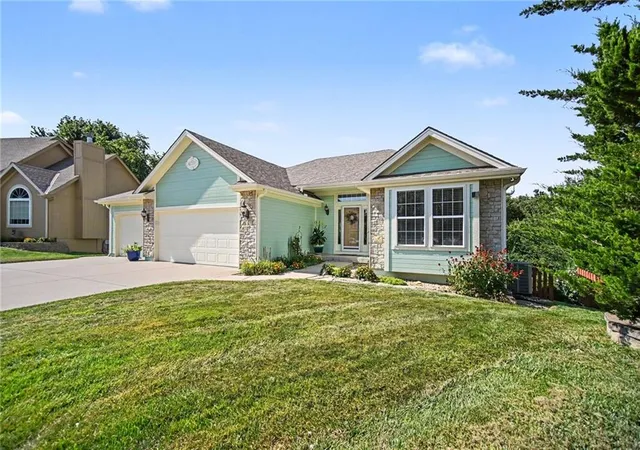 4th image of 2004 Ne 196Th Pl, Smithville, MO 64089 | MLS# 2631040