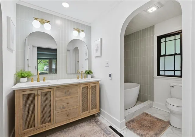 Photo 3 of Single family home for sale at 8329 Rosehill Rd, Lenexa, KS 66215 | MLS# 2631043 | Listing updated on 2026-08-04