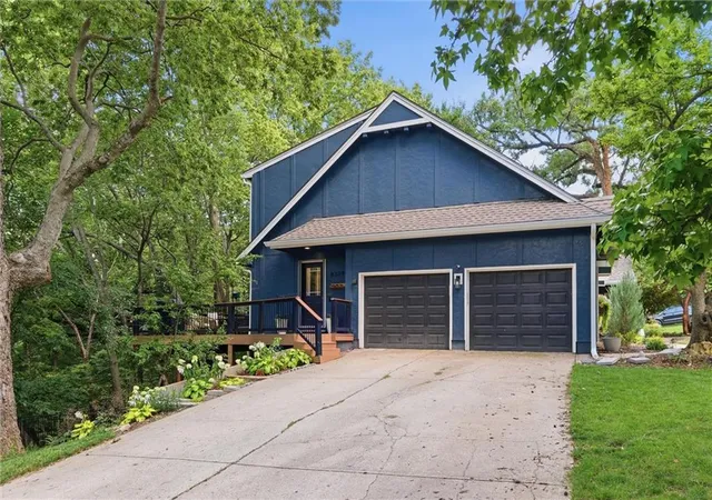 Photo 4 of Single family home for sale at 8329 Rosehill Rd, Lenexa, KS 66215 | MLS# 2631043 | Listing updated on 2026-08-04