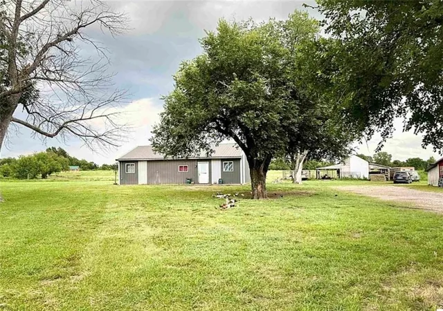 Homes for sale in Urich, MO | 4452 Dd Hwy, Urich, MO 64788 | MLS# 2631044