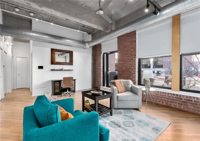 Listing Photo 4 - Condo for sale in building located at 2029 Grand Blvd, Kansas, MO 64108 - Unit #115