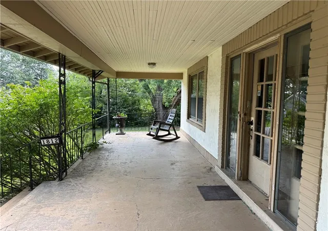 Homes for sale in Grandview, MO | 1812 E 135th St, Grandview, MO 64030 | MLS# 2631055