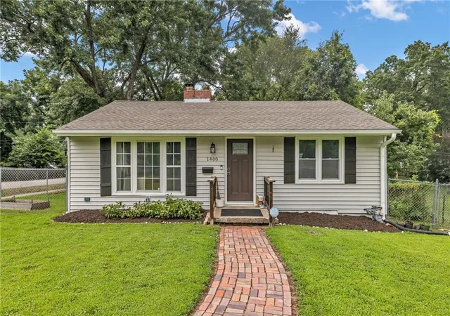 Photo 1 of Single family home for sale at 1400 E 76th Terrace, Kansas City, MO 64131 | MLS# 2631057 | Listing updated on 2026-09-30