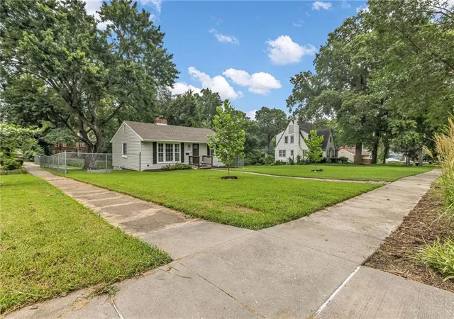 27th image of 1400 E 76th Ter, Kansas City, MO 64131 | MLS# 2631057