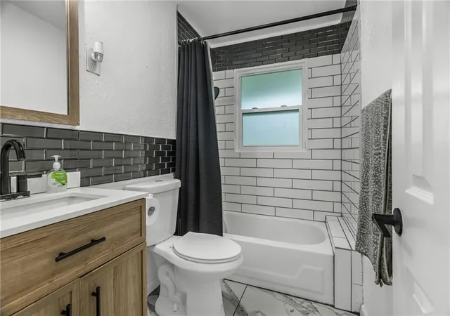 4th image of 1400 E 76Th Ter, Kansas City, MO 64131 | MLS# 2631057