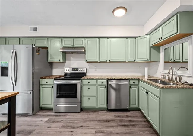 Photo 3 of Sale Pending at 746 N 75th Terrace, Kansas City, KS 66112 | MLS# 2631062 | Listing updated on 2026-08-08