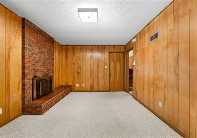 Photo 4 of Sale Pending at 17205 E 28th Terrace S, Independence, MO 64057 | MLS# 2631077 | Listing updated on 2026-08-15