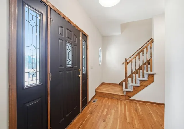 Photo 3 of Single family home for sale at 820 Ne Adams Dr, Lees Summit, MO 64086 | MLS# 2631083 | Listing updated on 2026-09-05