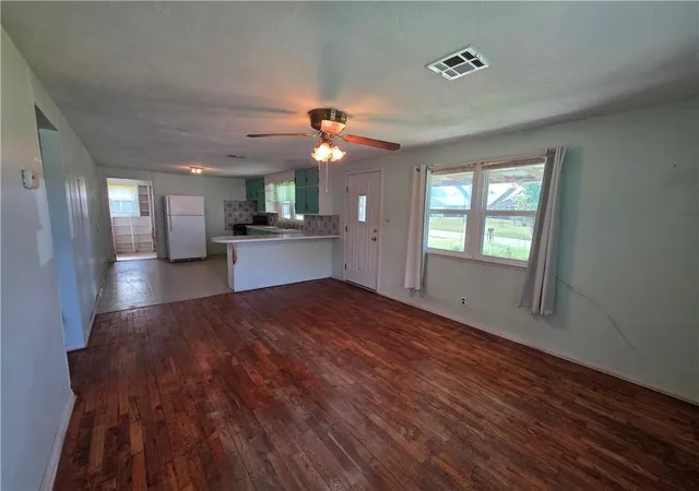 5th image of 307 W Carman Rd, El Dorado Springs, MO 64744 | MLS# 2631084