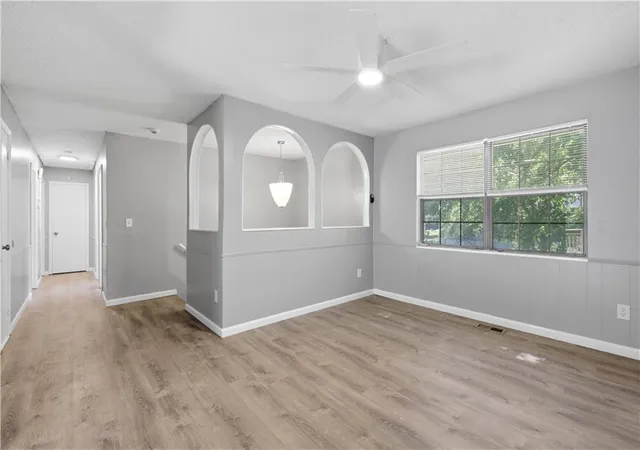 4th image of 732 N Mohican Dr, Independence, MO 64056 | MLS# 2631088