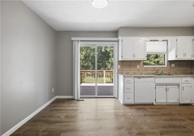 5th image of 732 N Mohican Dr, Independence, MO 64056 | MLS# 2631088