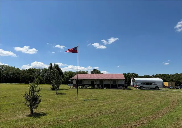 4th image of 1581 100Th Rd, Urich, MO 64788 | MLS# 2631094