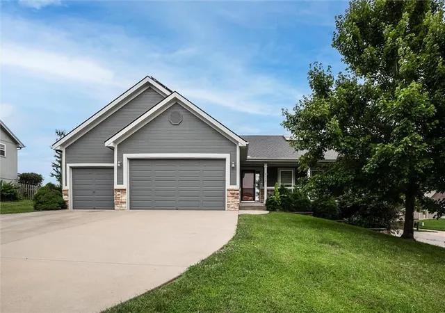 Photo 1 of Single family home for sale at 9119 N Garfield Ave, Kansas City, MO 64155 | MLS# 2631100 | Listing updated on 2026-09-17