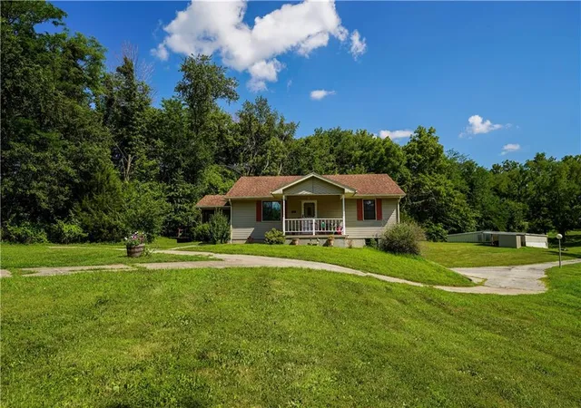 Homes for sale in Lexington, MO | 920 Gilead Rupe Rd, Lexington, MO 64067 | MLS# 2631103