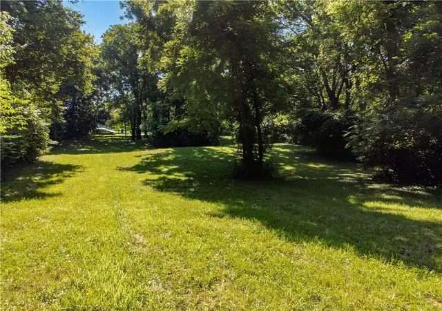 5th image of 604 N Dickinson Rd, Independence, MO 64050 | MLS# 2631106