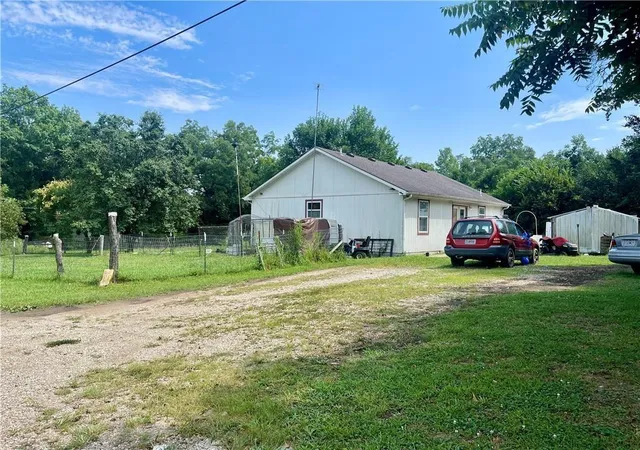Photo 2 of Single family home for sale at 323 N Wall St, Blairstown, MO 64726 | MLS# 2631108 | Listing updated on 2026-07-13