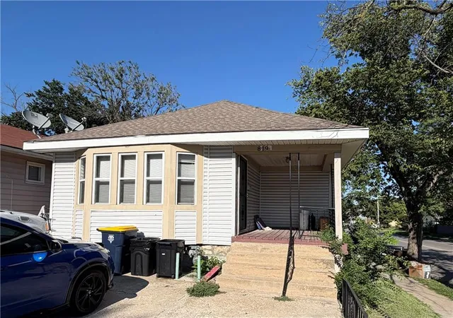 Photo 1 of Single family home for sale at 819 Monroe Ave, Kansas City, MO 64124 | MLS# 2631110 | Listing updated on 2026-07-27