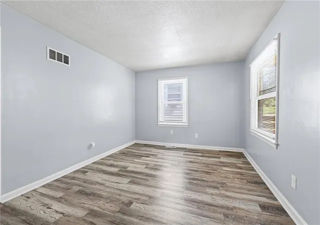 Photo 4 of Sale Pending at 1704 S Brookside Ave, Independence, MO 64052 | MLS# 2631113 | Listing updated on 2026-08-10