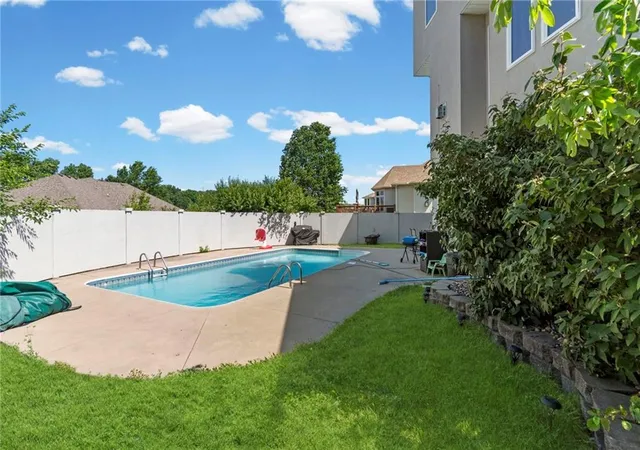 40th image of 6304 N Kensington Ct, Kansas City, MO 64119 | MLS# 2631114