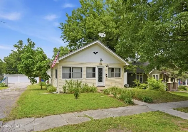 1st image of 528 E 15th St, Baxter Springs, KS 66713 | MLS# 2631116
