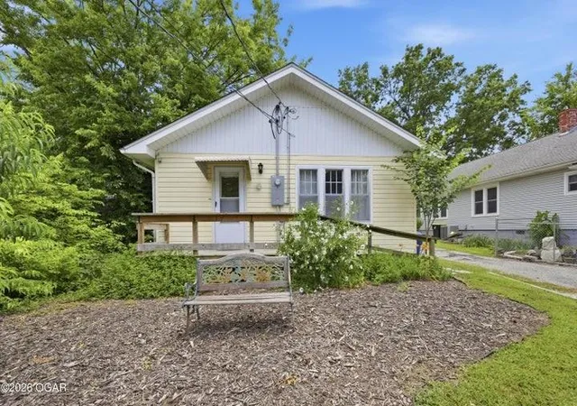 24th image of 528 E 15th St, Baxter Springs, KS 66713 | MLS# 2631116