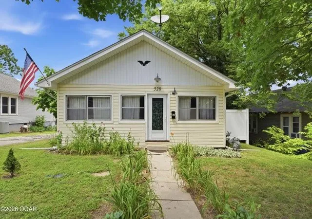 3rd image of 528 E 15Th St, Baxter Springs, KS 66713 | MLS# 2631116
