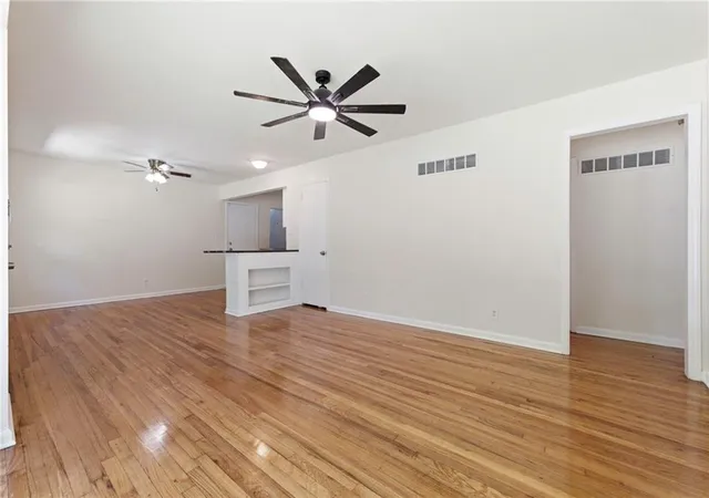 Photo 3 of Single family home for sale at 6301 E 101st Street, Kansas City, MO 64134 | MLS# 2631129 | Listing updated on 2026-09-13