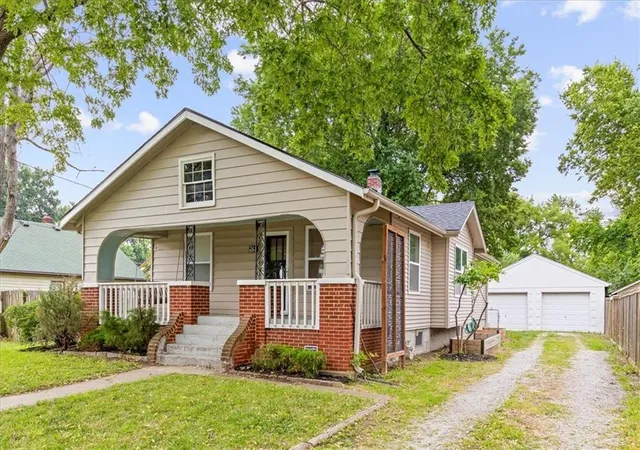 Photo 2 of Sale Pending at 2611 S 36th Street, Kansas City, KS 66106 | MLS# 2631130 | Listing updated on 2026-08-25