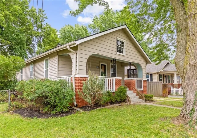 Photo 3 of Sale Pending at 2611 S 36th Street, Kansas City, KS 66106 | MLS# 2631130 | Listing updated on 2026-08-25