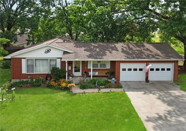 1st image of 1424 Dowell Dr, Chillicothe, MO 64601 | MLS# 2631131