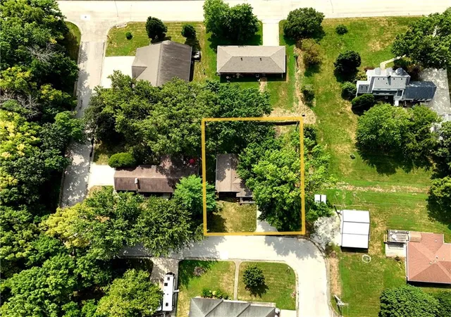 3rd image of 1424 Dowell Dr, Chillicothe, MO 64601 | MLS# 2631131