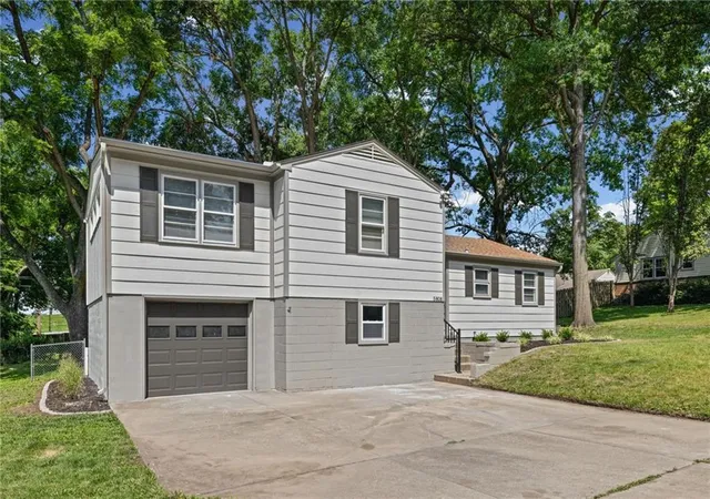 Homes for sale in Merriam, KS | 5808 Mackey St, Merriam, KS 66202 | MLS# 2631162