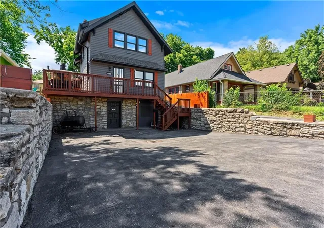 1st image of 5820 Prospect Ave, Kansas City, MO 64130 | MLS# 2631163