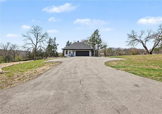 50th image of 107 E Santa Fe Trl, Kansas City, MO 64145 | MLS# 2631169