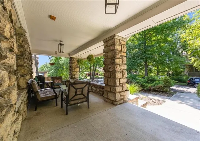 Photo 3 of Single family home for sale at 3717 Tracy Ave, Kansas City, MO 64109 | MLS# 2631171 | Listing updated on 2026-09-13