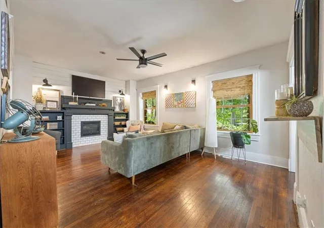 Photo 4 of Single family home for sale at 3717 Tracy Ave, Kansas City, MO 64109 | MLS# 2631171 | Listing updated on 2026-09-13