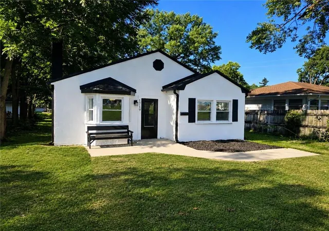 1st image of 1719 W 3rd St, Sedalia, MO 65301 | MLS# 2631180