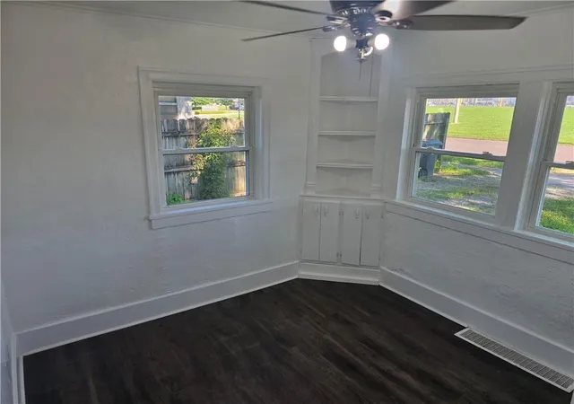 5th image of 1719 W 3Rd St, Sedalia, MO 65301 | MLS# 2631180