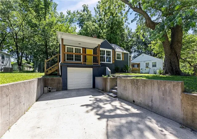 2nd image of 3311 N 57th St, Kansas City, KS 66104 | MLS# 2631182