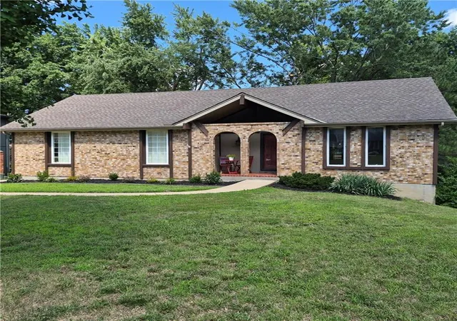 Homes for sale in Lenexa, KS | 12315 W 100th Pl, Lenexa, KS 66215 | MLS# 2631183