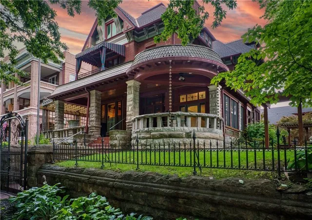 Single family home for sale at 425 Gladstone Blvd, Kansas City, MO 64124 | MLS# 2631187