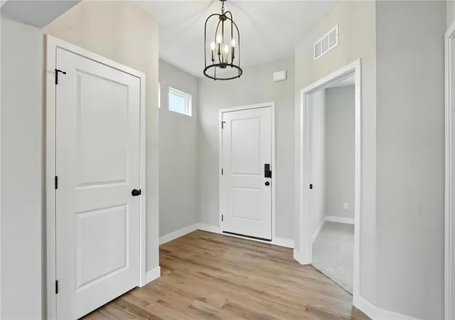 3rd image of 3057 Nw 96Th Ter, Kansas City, MO 64154 | MLS# 2631190