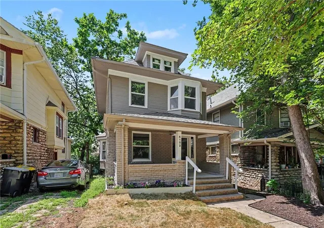 Photo 3 of Single family home for sale at 4102 Charlotte St, Kansas City, MO 64110 | MLS# 2631194 | Listing updated on 2026-09-01